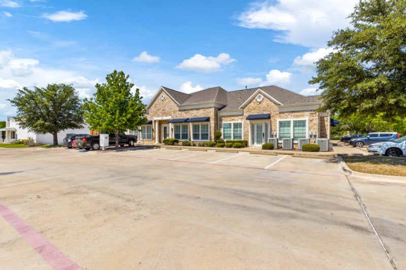 More Photos Of 5407 Basswood Blvd, Fort Worth Medical For Lease