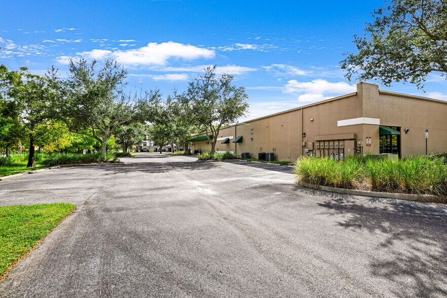 More Photos Of 8991 Daniels Center Dr, Fort Myers Medical For Sale