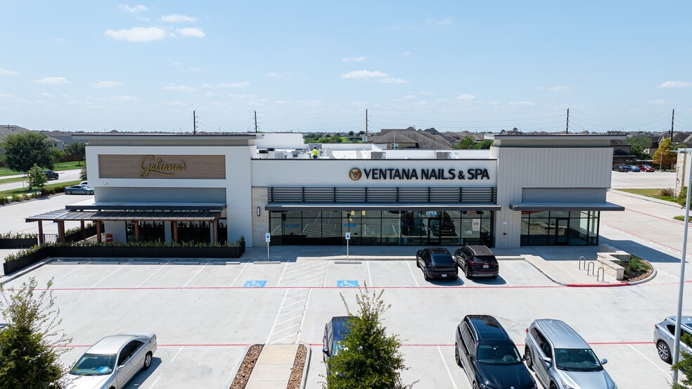 More Photos Of 11231 Greenhouse Rd, Cypress Storefront For Lease
