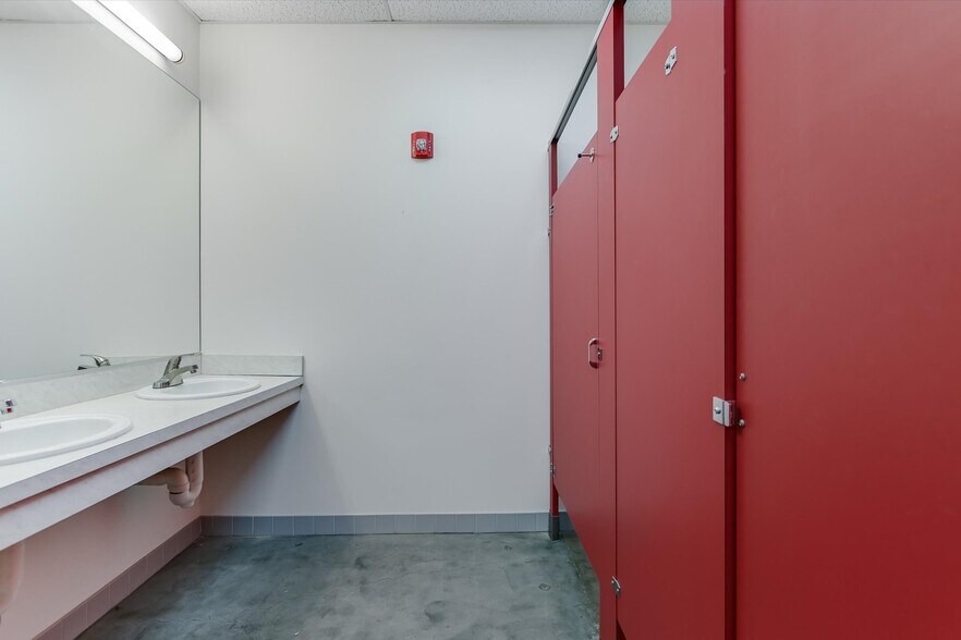 More Photos Of 7700 Cat Hollow Dr, Round Rock Medical For Sale