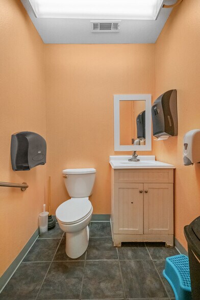 More Photos Of 814 E Cherokee Ave, Sallisaw Religious Facility For Sale