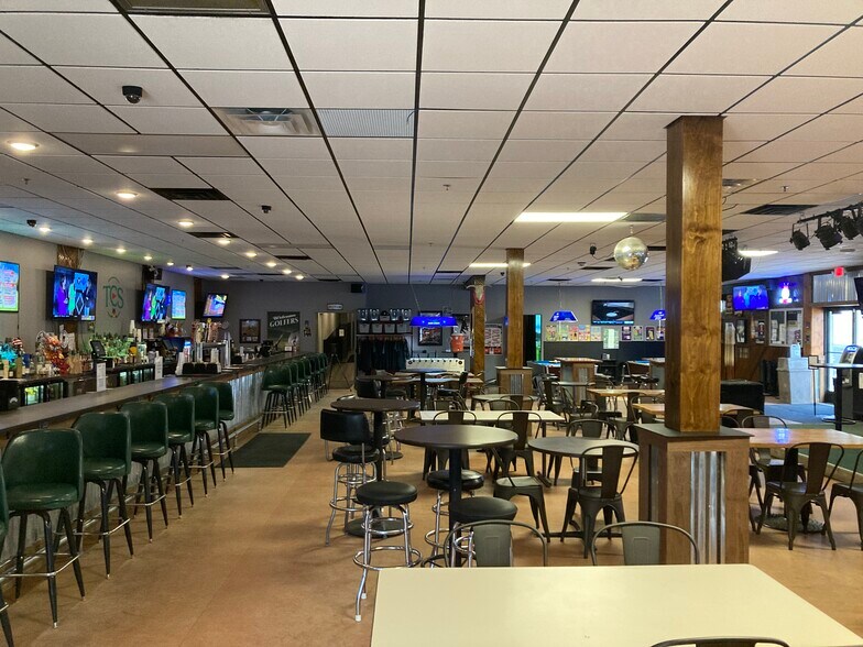 More Photos Of 2023 W Superior St, Duluth Storefront Retail Residential For Sale