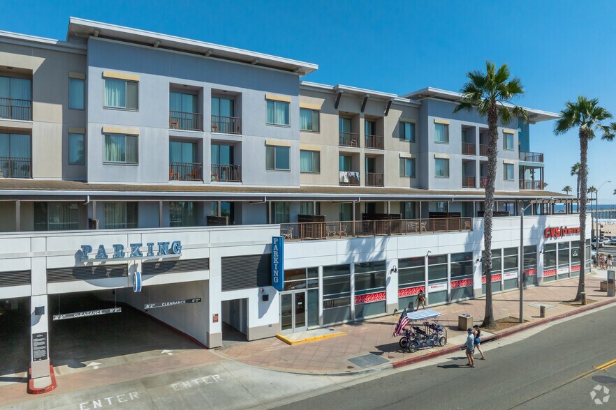 More Photos Of 120 - 180 5th St, Huntington Beach Storefront For Lease