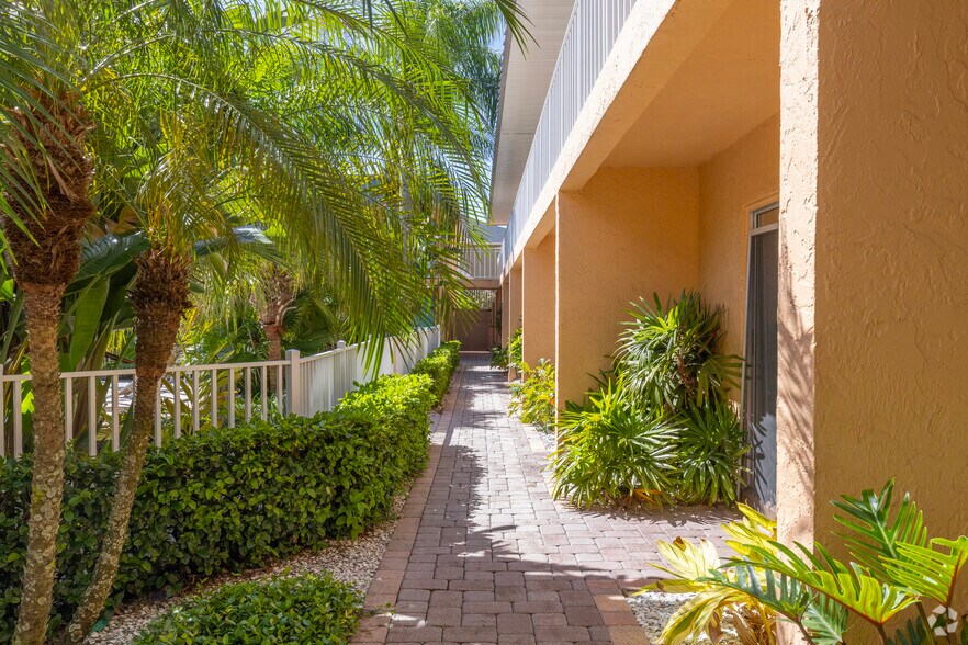 More Photos Of 1405 S Lorenzo Ave, Tampa Apartments For Sale