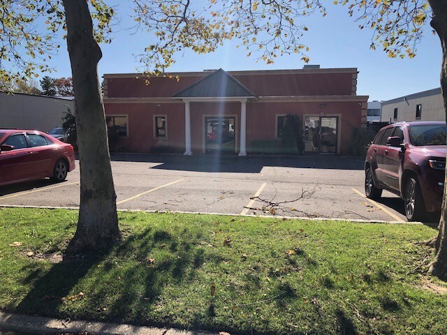 More Photos Of 70 Remington Blvd, Ronkonkoma Showroom For Sale