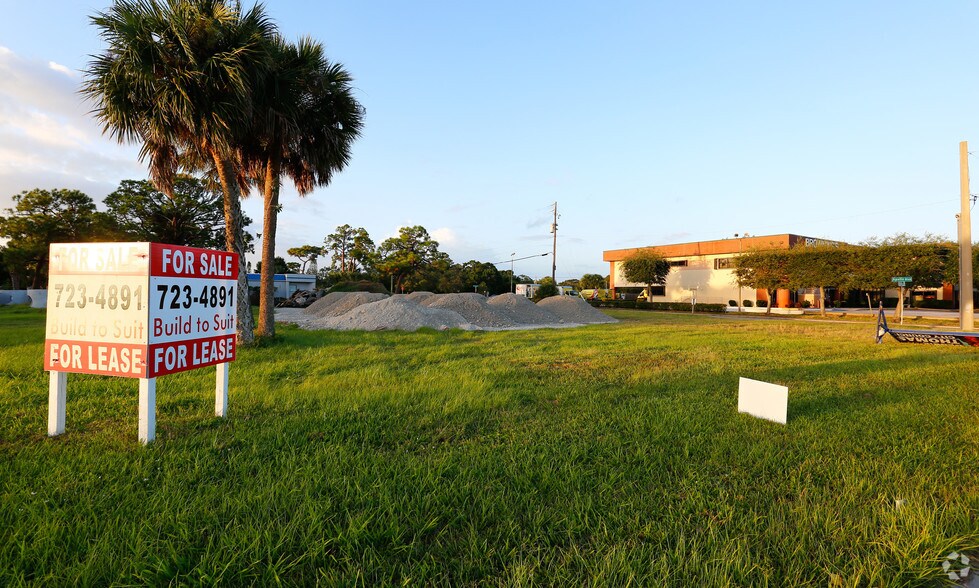 More Photos Of 1500 Pine St, Melbourne Land For Sale