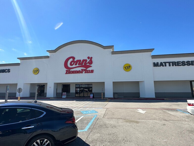 More Photos Of 19623-19908 Highway 59 N, Humble Unknown For Lease