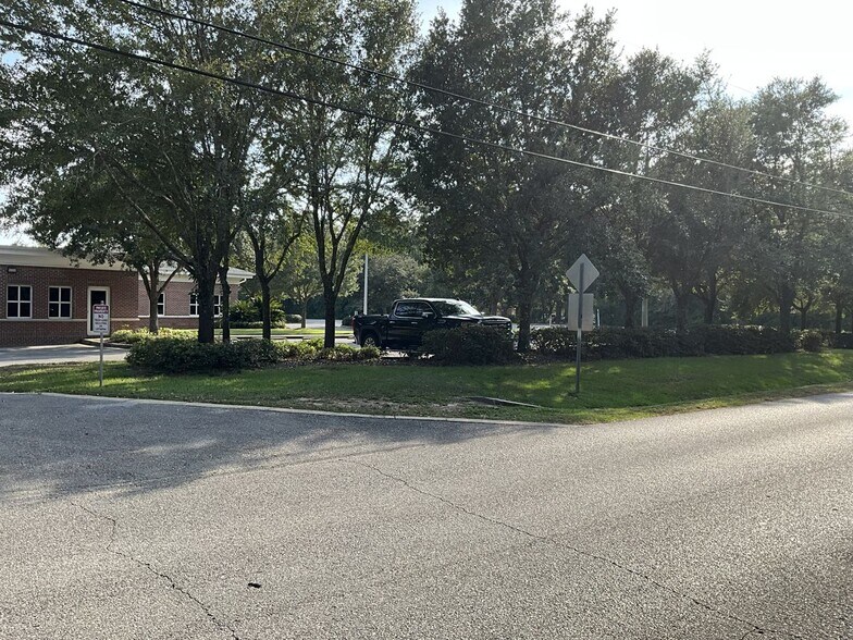 More Photos Of 5784 Chumuckla Hwy, Pace Freestanding For Sale