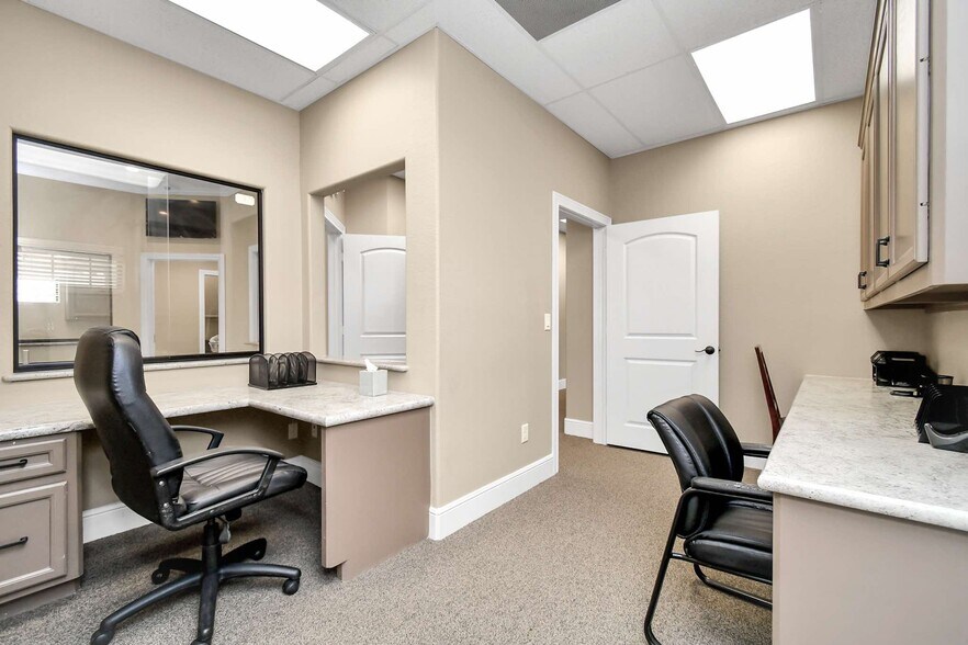 More Photos Of 620 S Peek Rd, Katy Medical For Sale