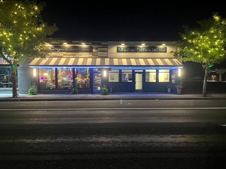 Primary Photo Of 85 SE 5th St, Madras Office For Lease