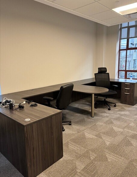More Photos Of 109 S Warren St, Syracuse Office Residential For Lease