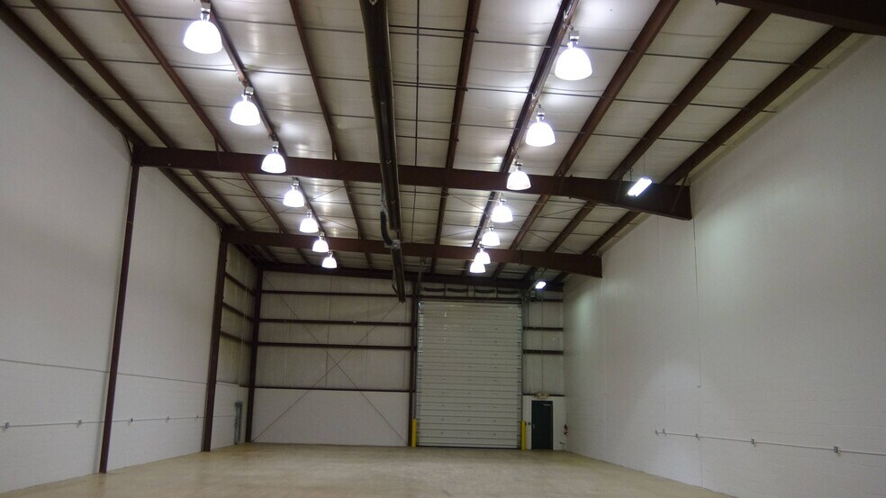 More Photos Of 12801 Silver Lake Rd, Brighton Manufacturing For Sale