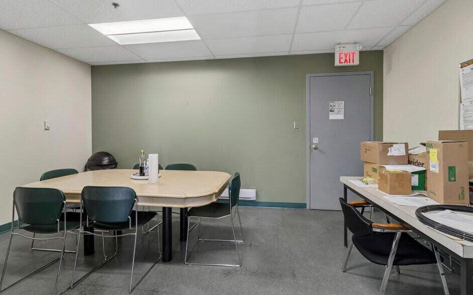 More Photos Of 242 Applewood Cres, Vaughan Light Manufacturing For Sale