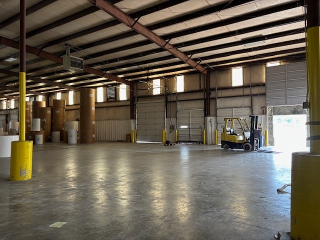 More Photos Of 899 Industrial Dr, Lewisburg Warehouse For Lease