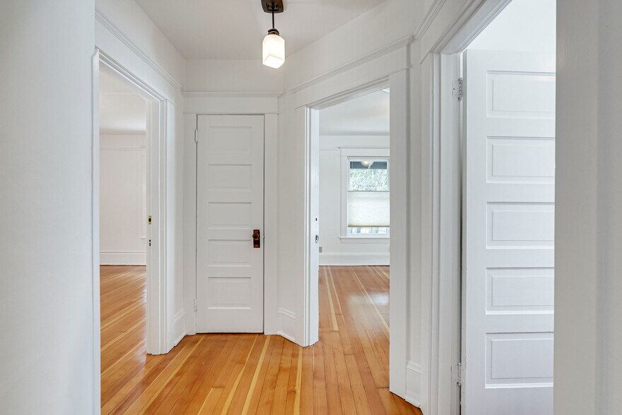 More Photos Of 1825 SE 7th Ave, Portland Loft Creative Space For Sale