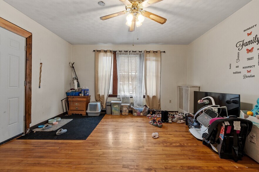 More Photos Of 13 Groton Pl, Worcester Apartments For Sale