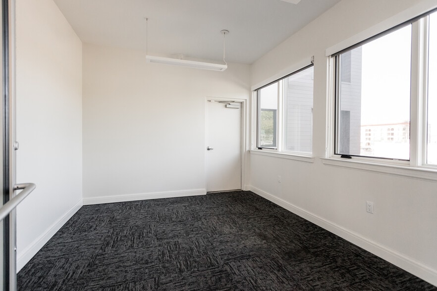 More Photos Of 440 Selden St, Detroit Office For Sale
