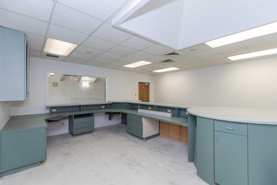 More Photos Of 7308 Fleming Ave, Amarillo Medical For Lease