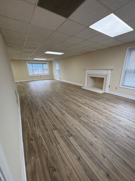 More Photos Of 1231-1249 Mall Dr, Richmond Medical For Lease