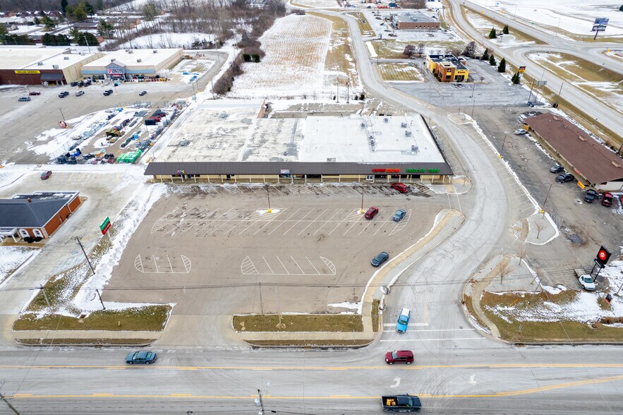 More Photos Of 918 E Washington St, Winchester Freestanding For Lease