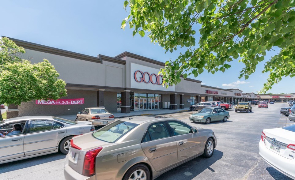 More Photos Of 2675 Decherd Blvd, Winchester Unknown For Lease