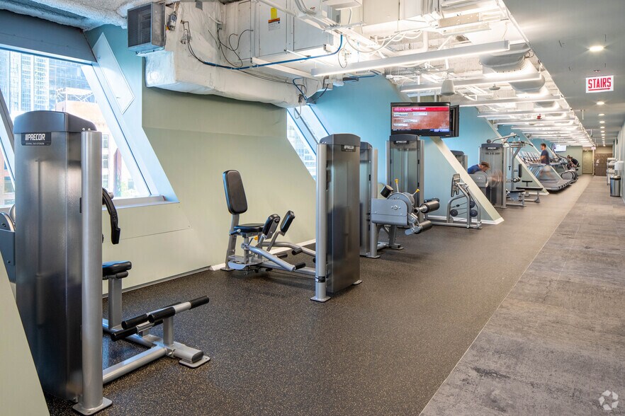 More Photos Of 150 N Riverside Plz, Chicago Office For Lease