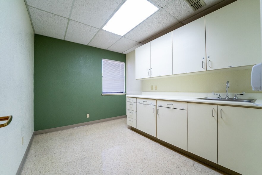 More Photos Of 1215 Plumas St, Yuba City Medical For Sale