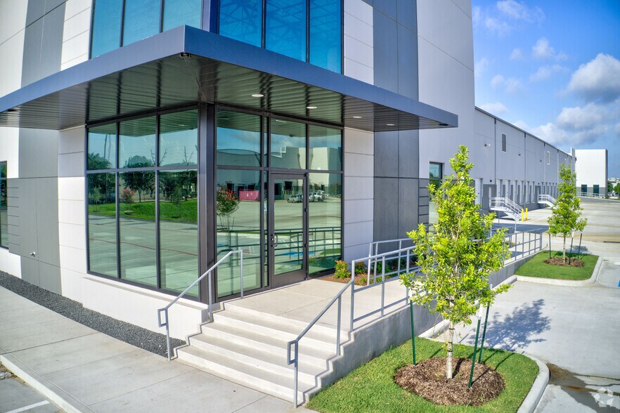 12510 W Airport Blvd, Sugar Land, TX 77478 - Industrial For Lease