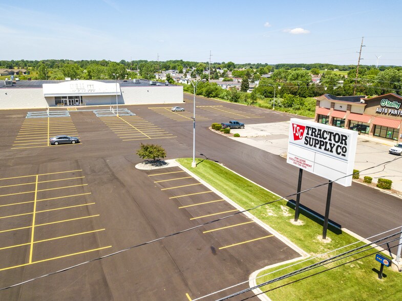 More Photos Of 1755 Wright Ave, Alma Health Club For Lease