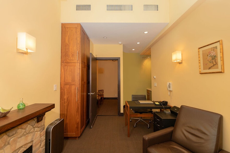 More Photos Of 51 Fifth Ave, New York Apartments For Sale