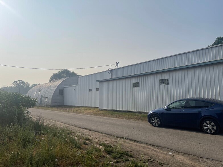 More Photos Of 1600 Marshall Ave SE, Grand Rapids Manufacturing For Lease