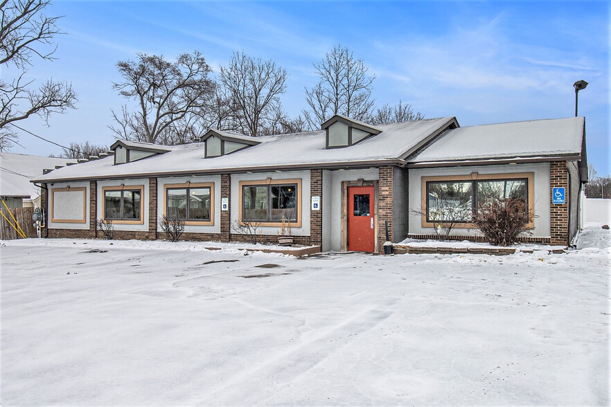 More Photos Of 5153 Fenton Rd, Flint Restaurant For Sale