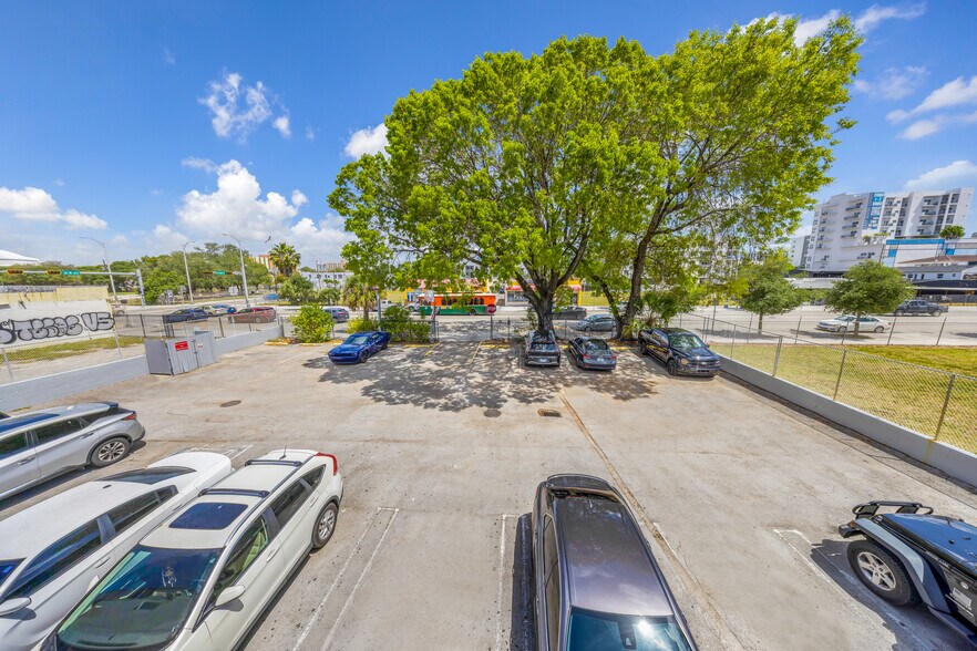 More Photos Of 752-776 W Flagler St, Miami Storefront Retail Office For Lease