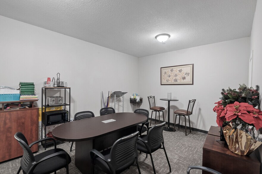 More Photos Of 1701-1713 Southcross Dr W, Burnsville Loft Creative Space For Sale
