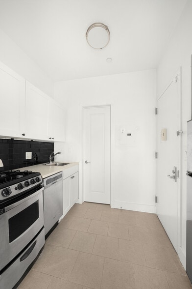 More Photos Of 141 Lexington Ave, New York Apartments For Sale