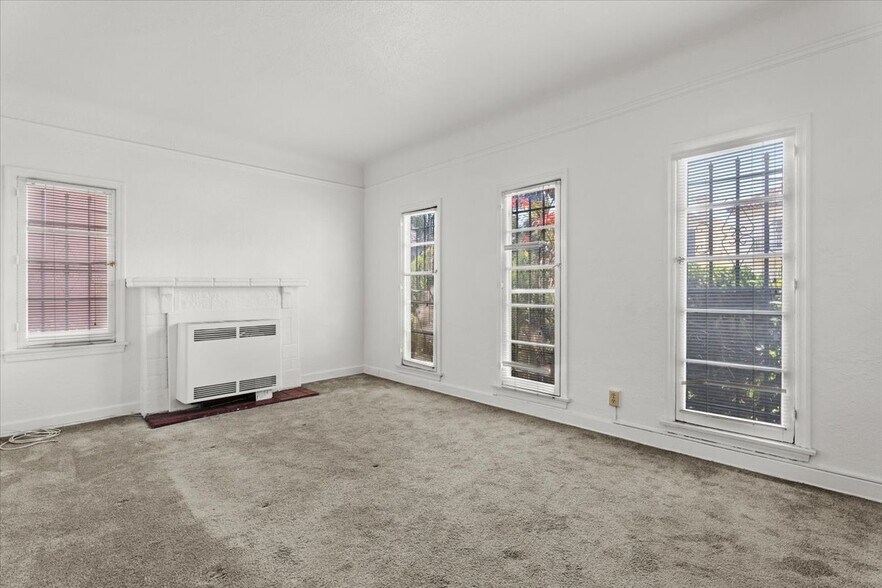 More Photos Of 630 S Cochran Ave, Los Angeles Apartments For Sale