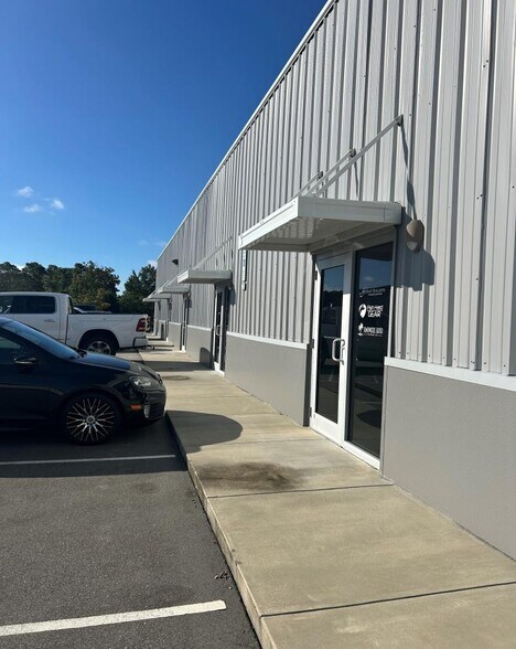 More Photos Of 1324 Lake Park Blvd N, Carolina Beach Flex For Lease
