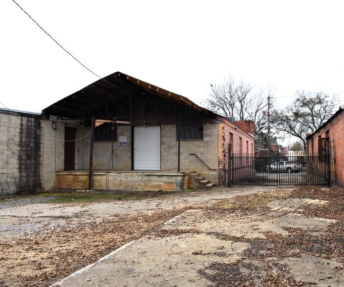 More Photos Of 17 E Railroad St, Montgomery Industrial For Lease