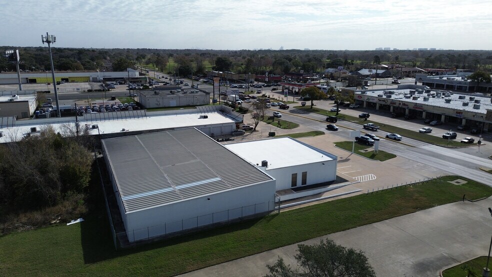 More Photos Of 16210 Clay Rd, Houston Auto Repair For Lease