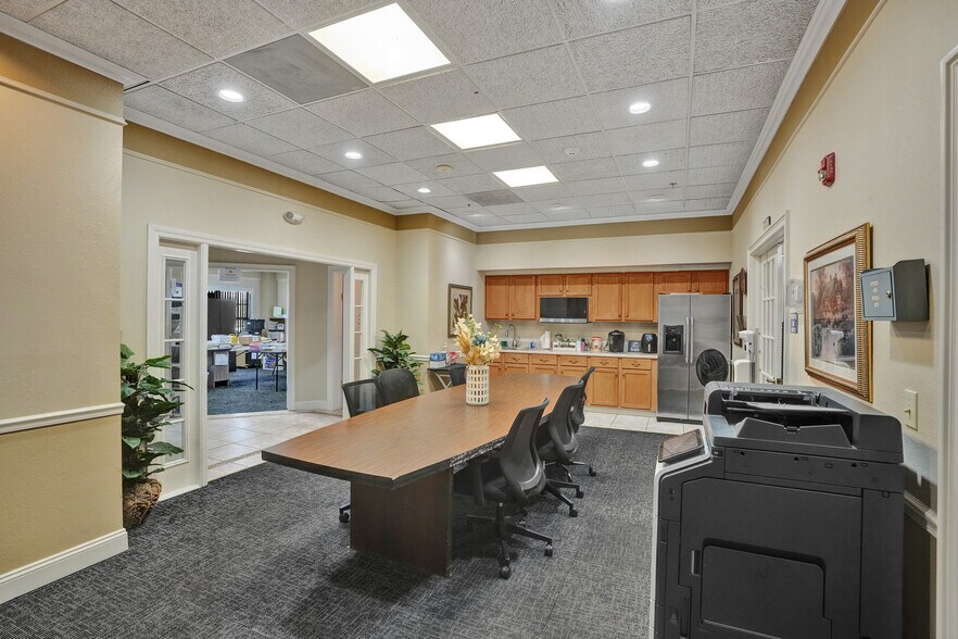 More Photos Of 1511 S US Highway 301, Tampa Office For Sale