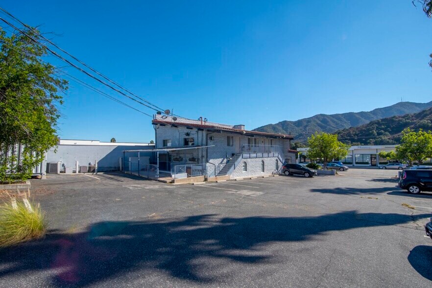 More Photos Of 2941-2943 Honolulu Ave, La Crescenta Restaurant For Sale