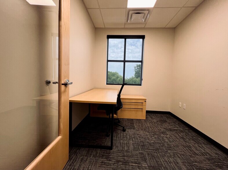 More Photos Of 13315 E 112th St N, Owasso Coworking Space