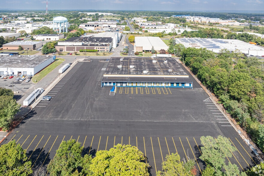 More Photos Of 14 Home News Row, New Brunswick Warehouse For Lease