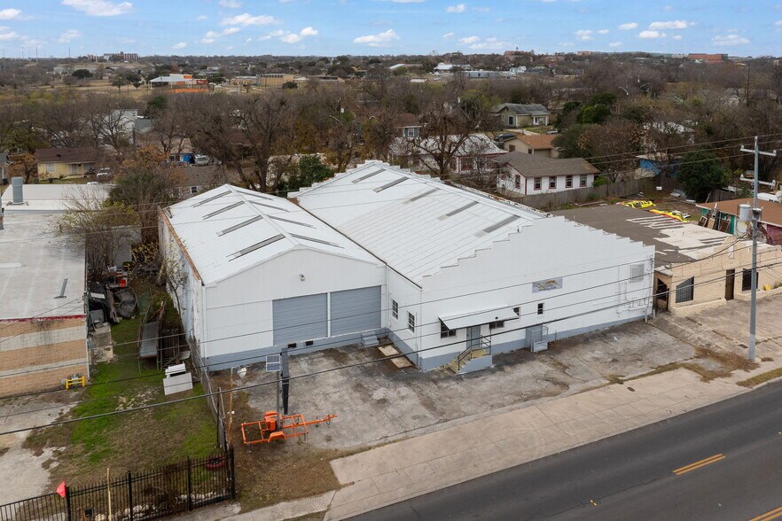 Primary Photo Of 2930 E Houston St, San Antonio Industrial For Sale