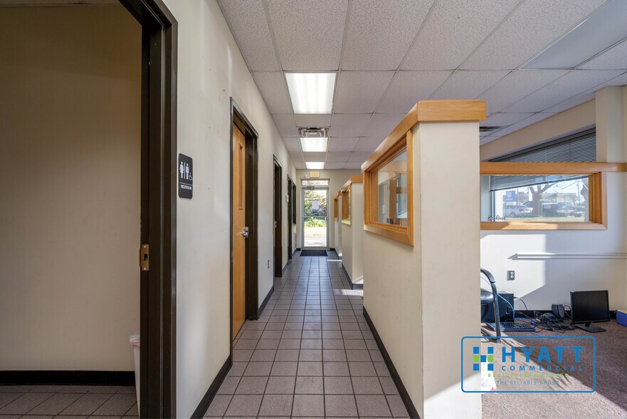 More Photos Of 8 8th Ave NW, Glen Burnie Auto Dealership For Sale