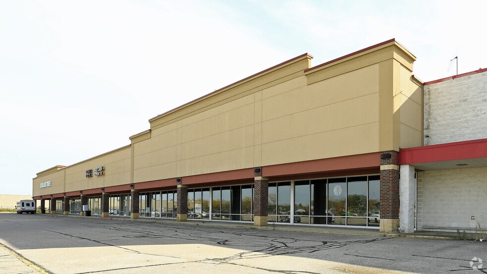 More Photos Of 825 Cleveland St, Elyria General Retail For Sale