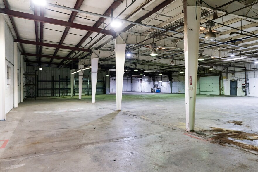 More Photos Of 351 Station Rd, Berryville Manufacturing For Lease