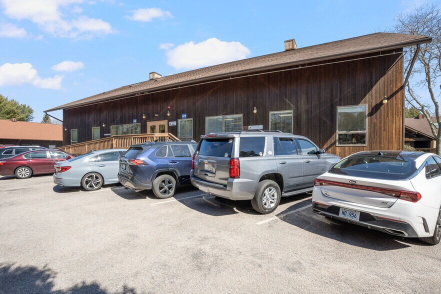 More Photos Of 24 Salt Pond Rd, Wakefield Medical For Sale