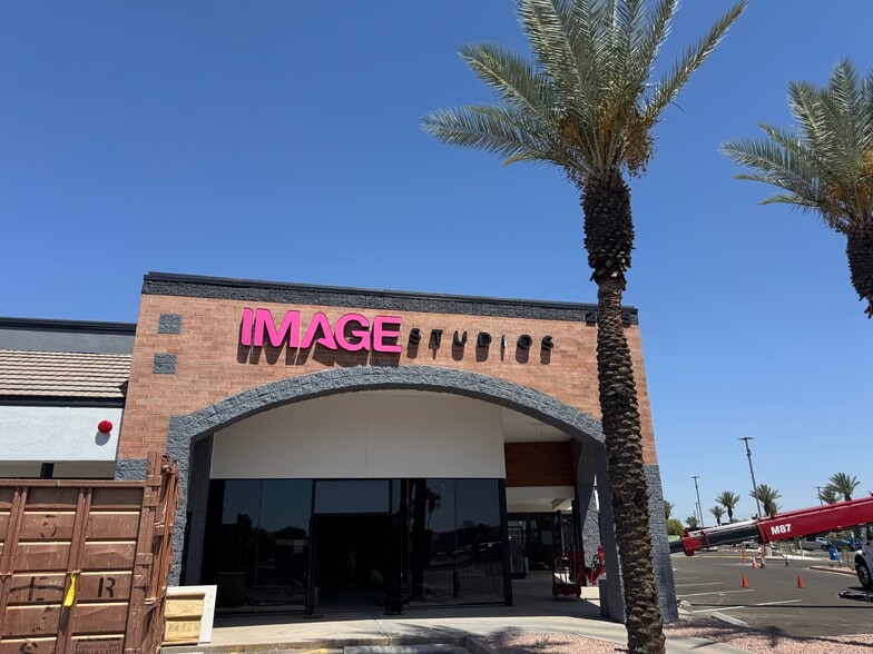 More Photos Of 2055 N Alma School Rd, Chandler Unknown For Lease