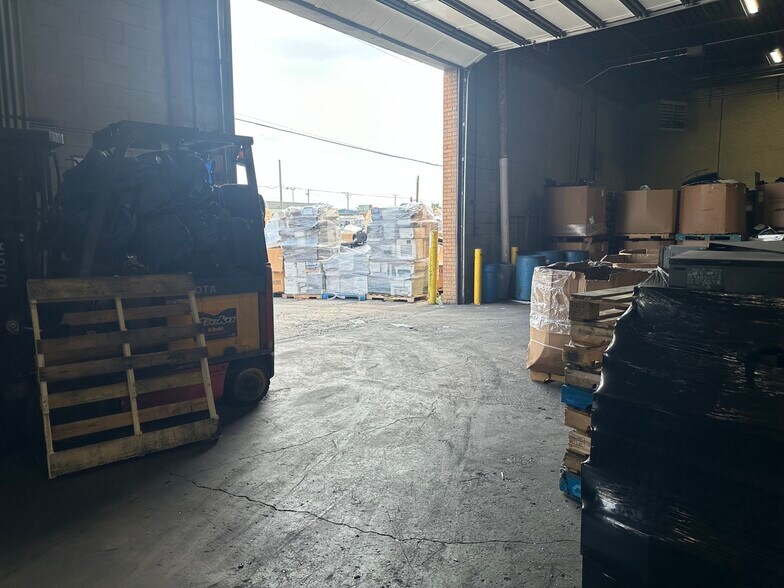 More Photos Of 510 W 172nd St, South Holland Manufacturing For Sale
